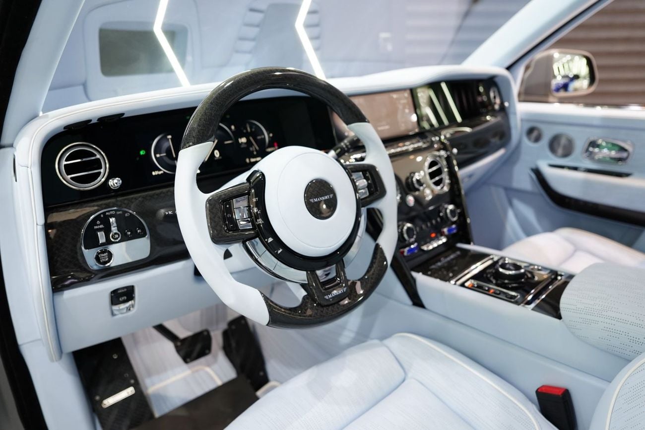 Rolls Royce Cullinan 2025 Rolls-Royce Cullinan Black Badge, ORIGINAL MANSORY, Full Forged-Carbon Widebody Kit, GCC Specs!
