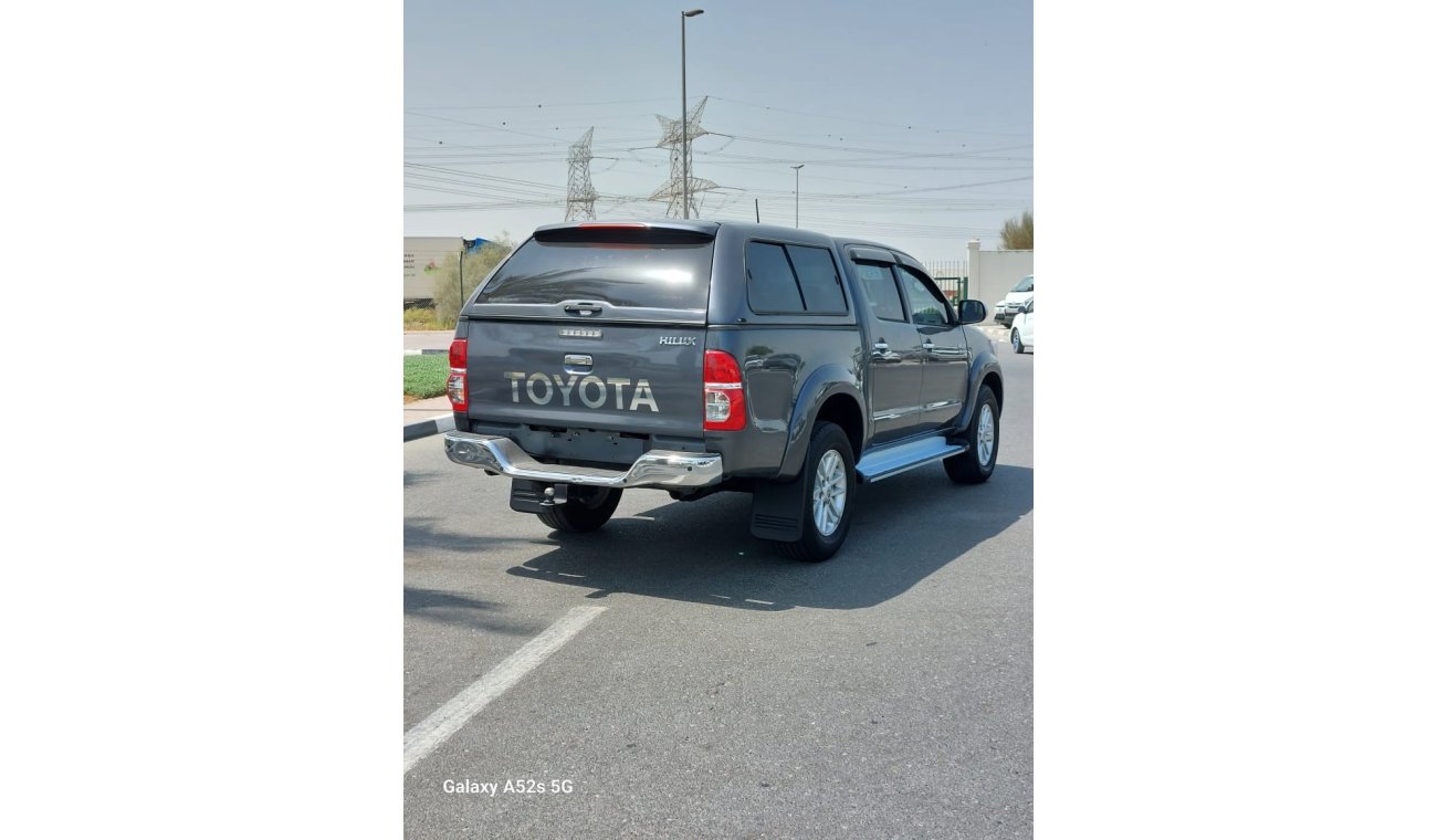 Toyota Hilux SR TOYOTA HILUX PIKUP 2013 MODEL AUTOMATIC RIGHT HAND DRIVE 3.0 CC DIESEL DIESEL COMMON RAIL INJECTI