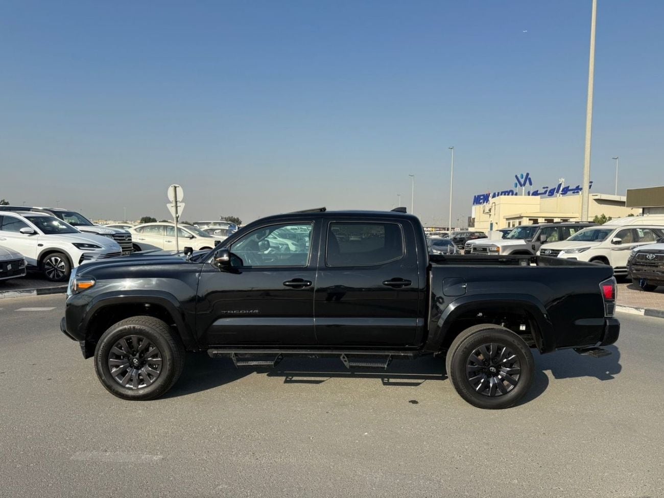 Toyota Tacoma Limited 4x4 Drive Sunroof 360 camera leather seat full option