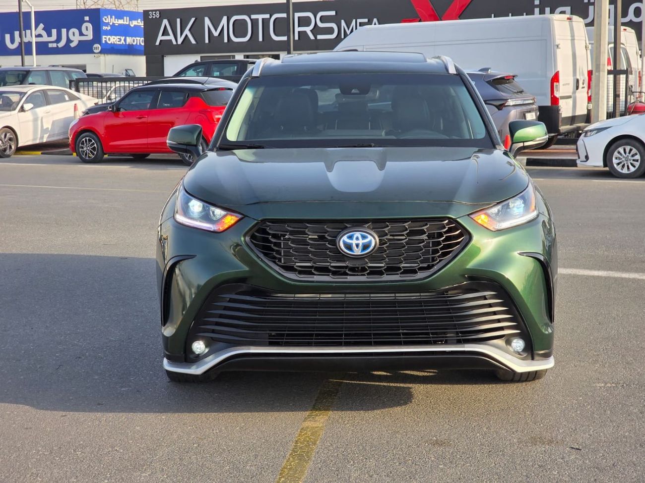 Toyota Highlander 2.5L Hybrid XSE sport Edition Sunroof, Push button and 7 seater