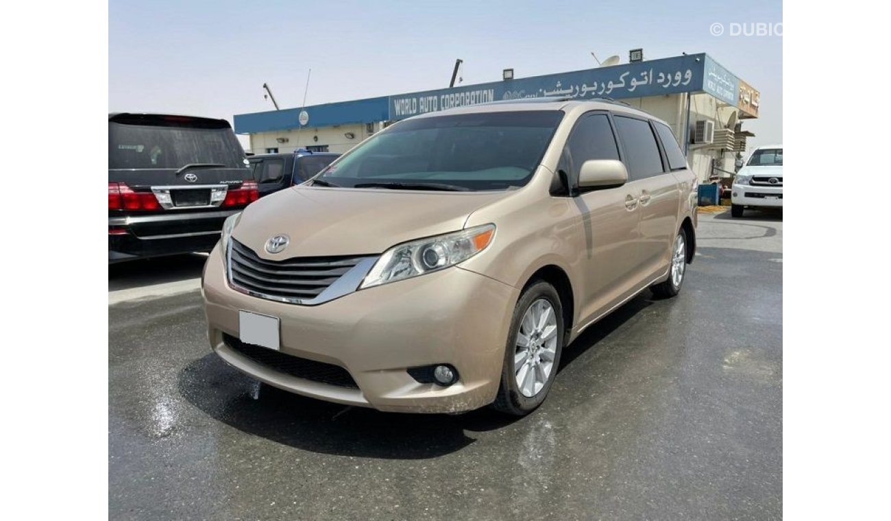 Used TOYOTA SIENNA 2011 XLE 2011 for sale in Dubai 439750