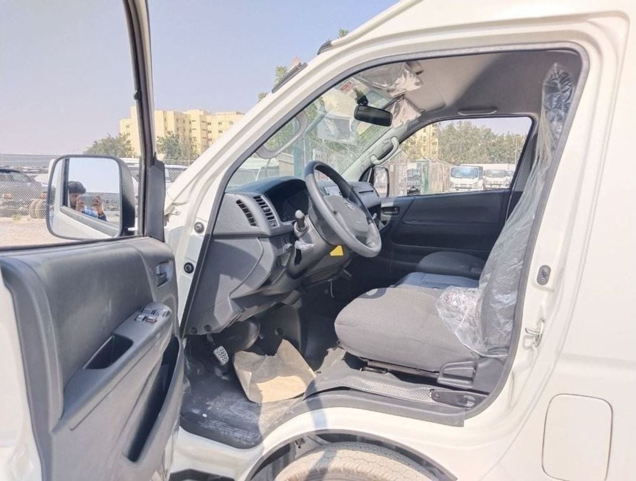 تويوتا هاياس GL TOYOTA HIACE HIGH ROOF DIESEL 2.5L