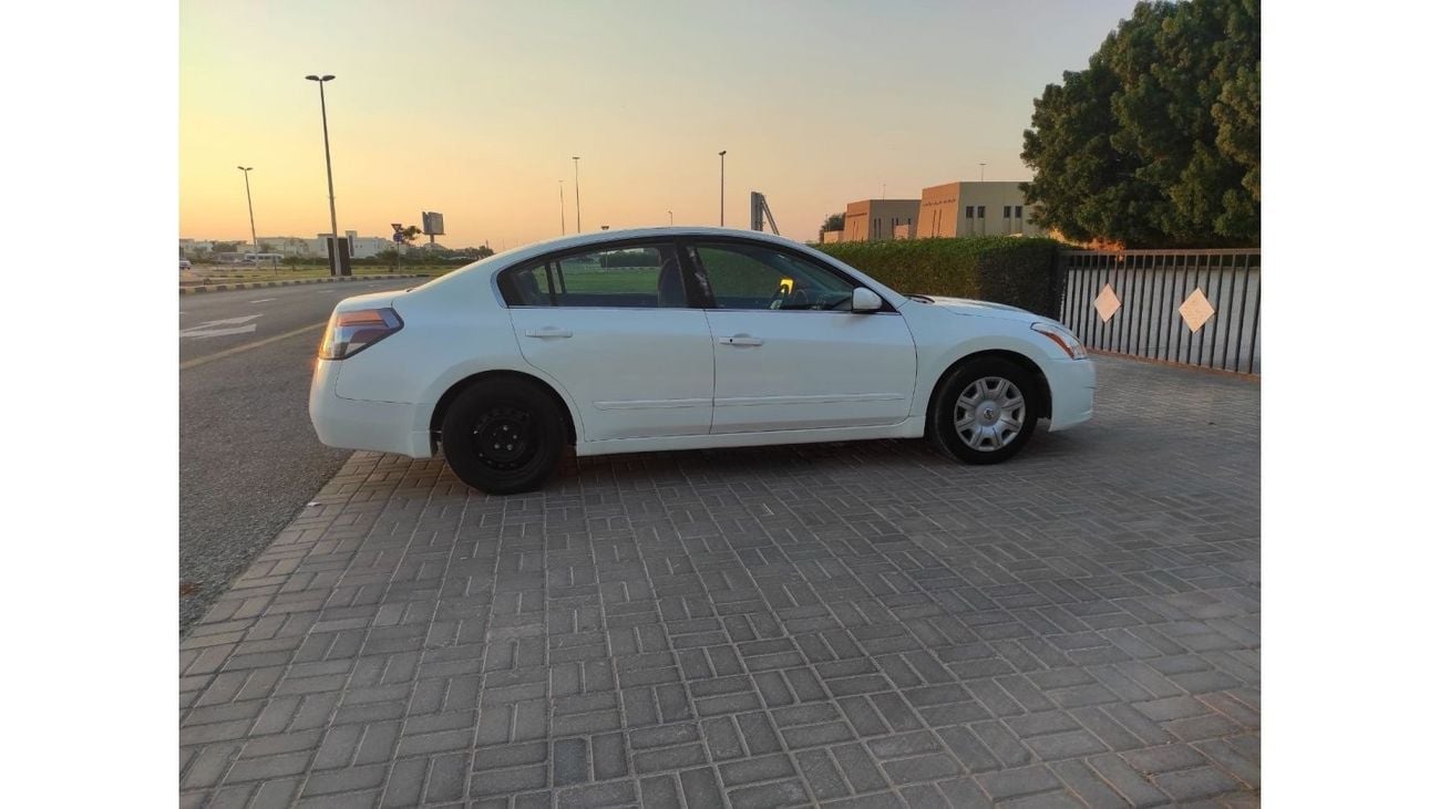 Nissan Altima Nissan Altima 2012 V4 2.5 full automatic