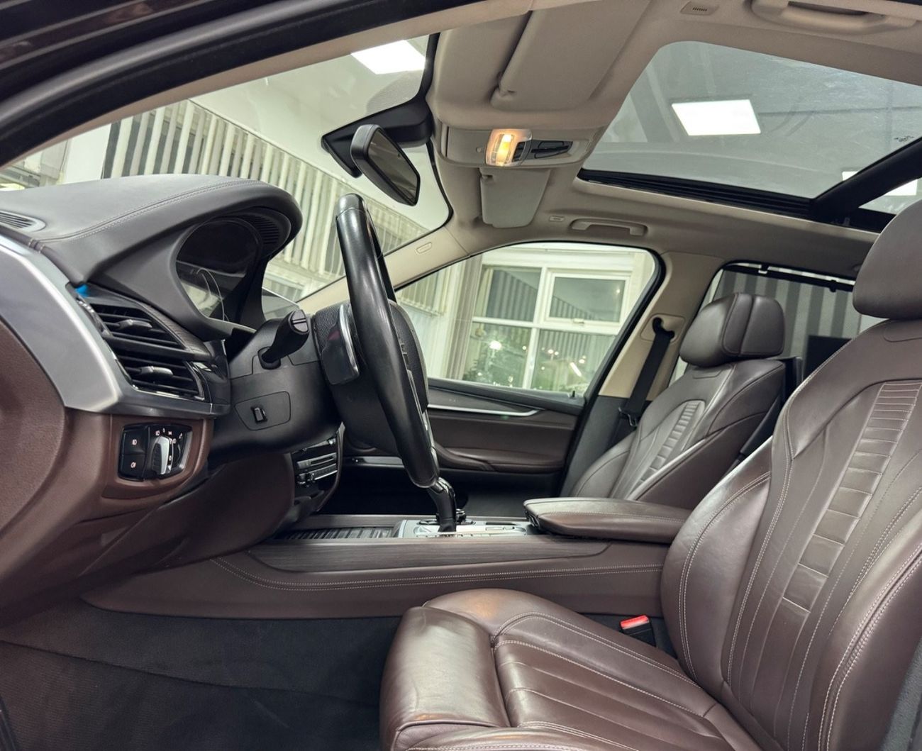 BMW X5 50i Exclusive GCC .. V8 .. FSH .. Perfect Condition ..