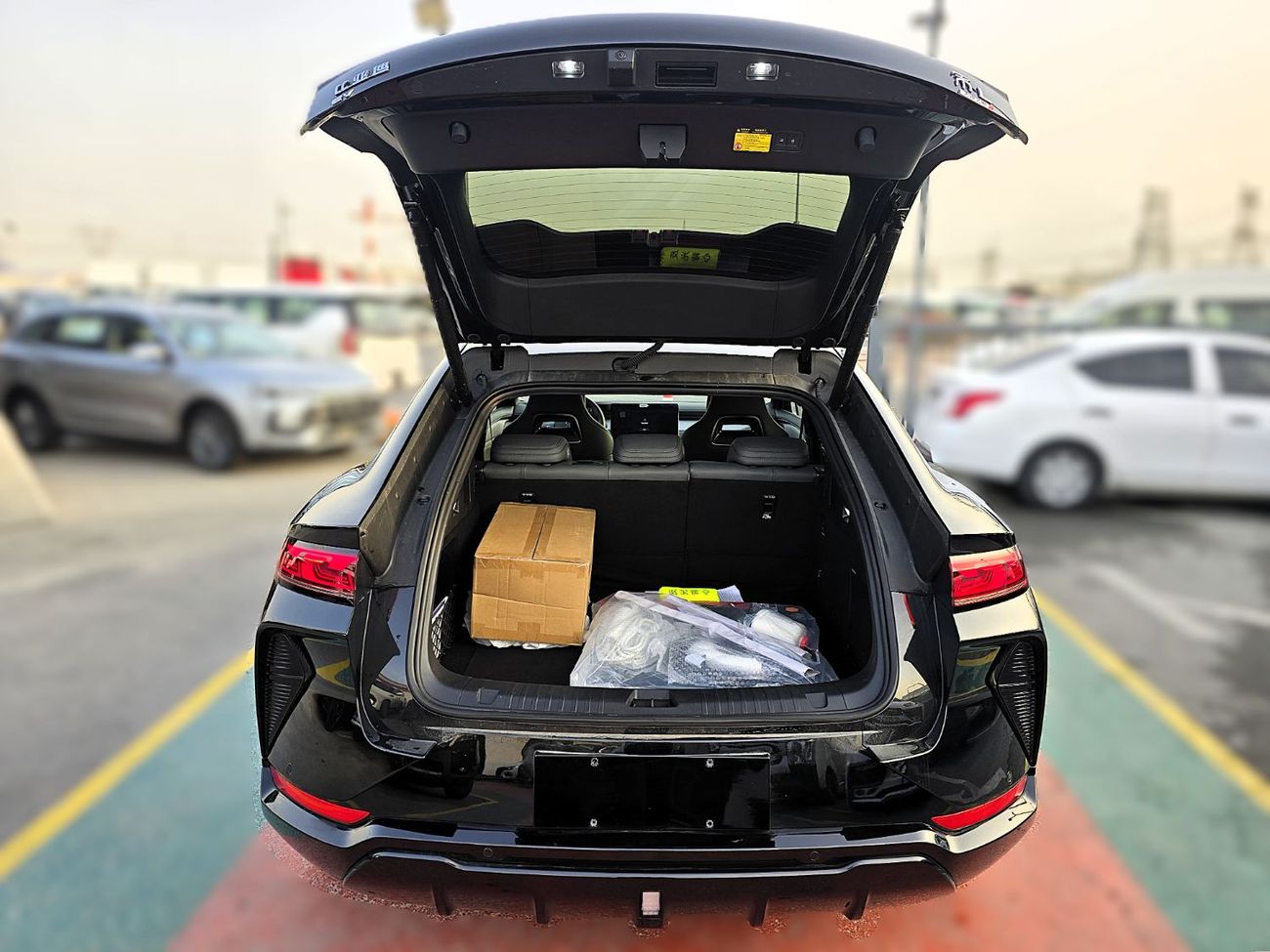 BYD Song L BYD Song L EV FULL OPTION 662 K.M RANG With radar Black Color 2025 Model