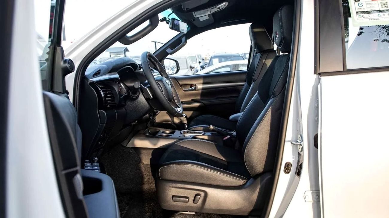 Toyota Hilux GR SPORT