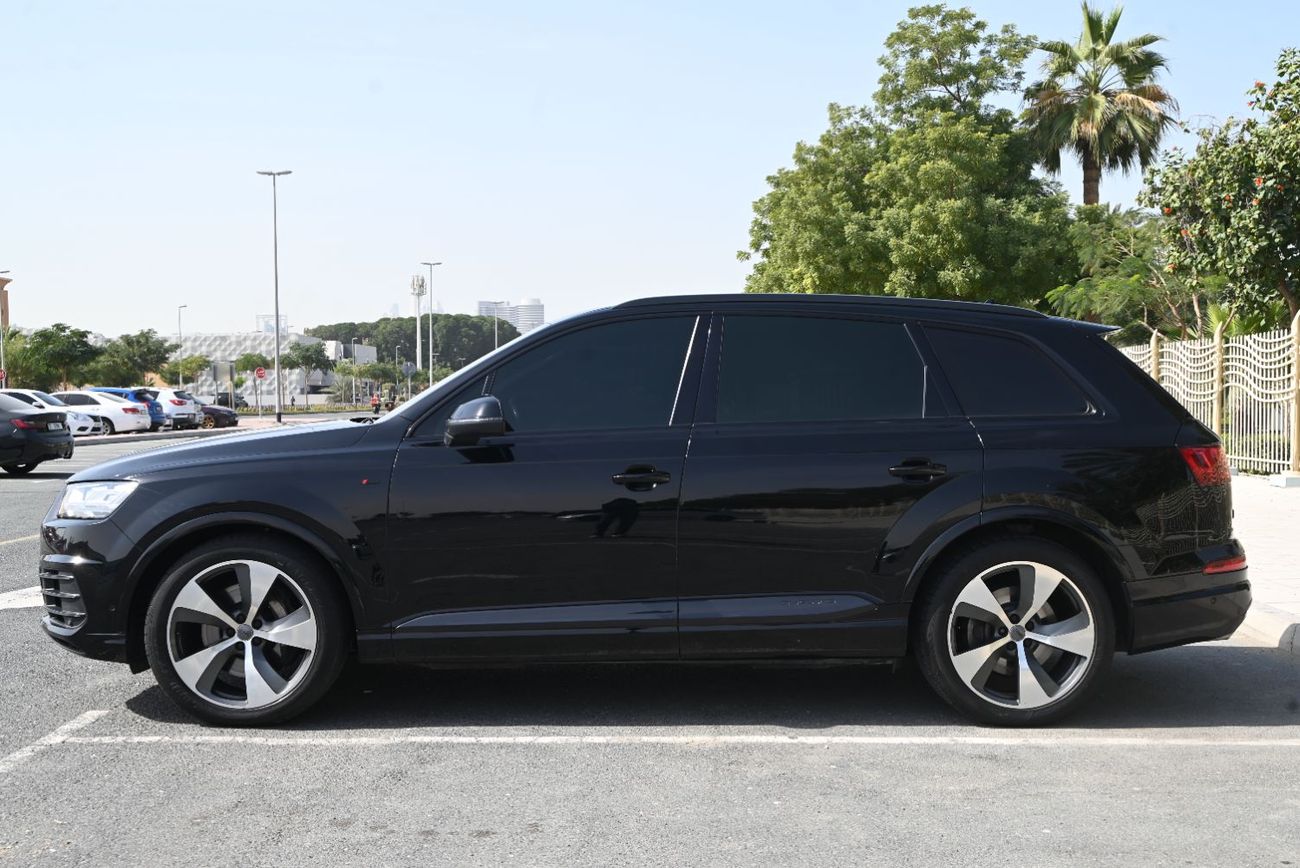 أودي Q7 45 TFSI quattro S-Line 3.0L