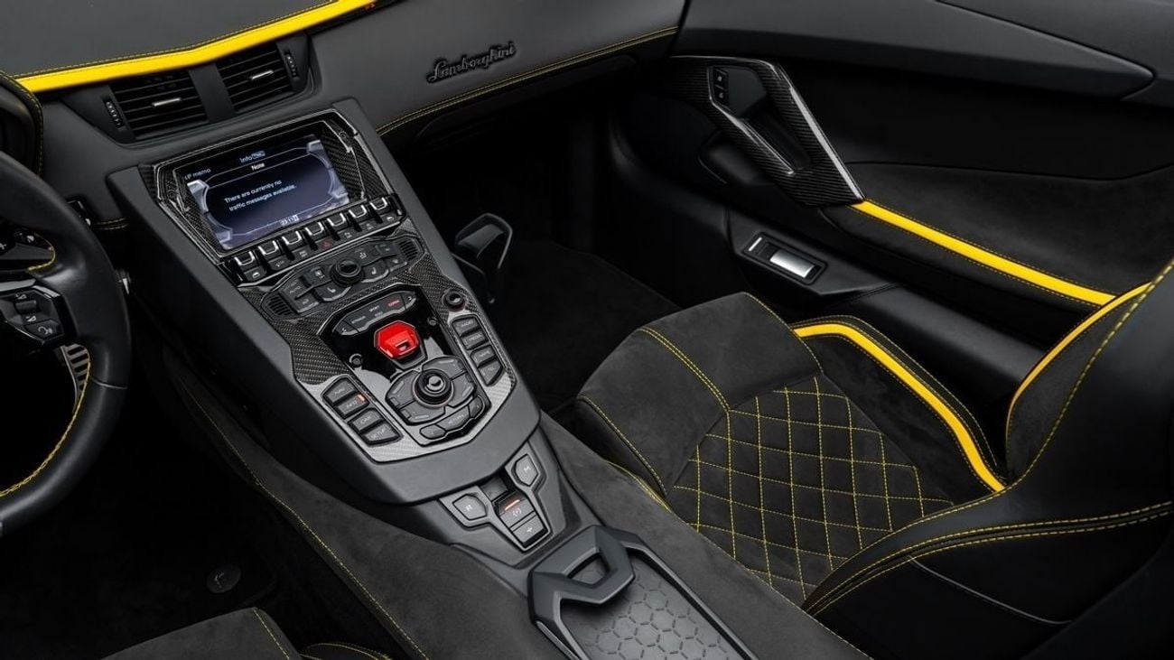 Lamborghini Aventador S Roadster - 2018 - Euro Specs