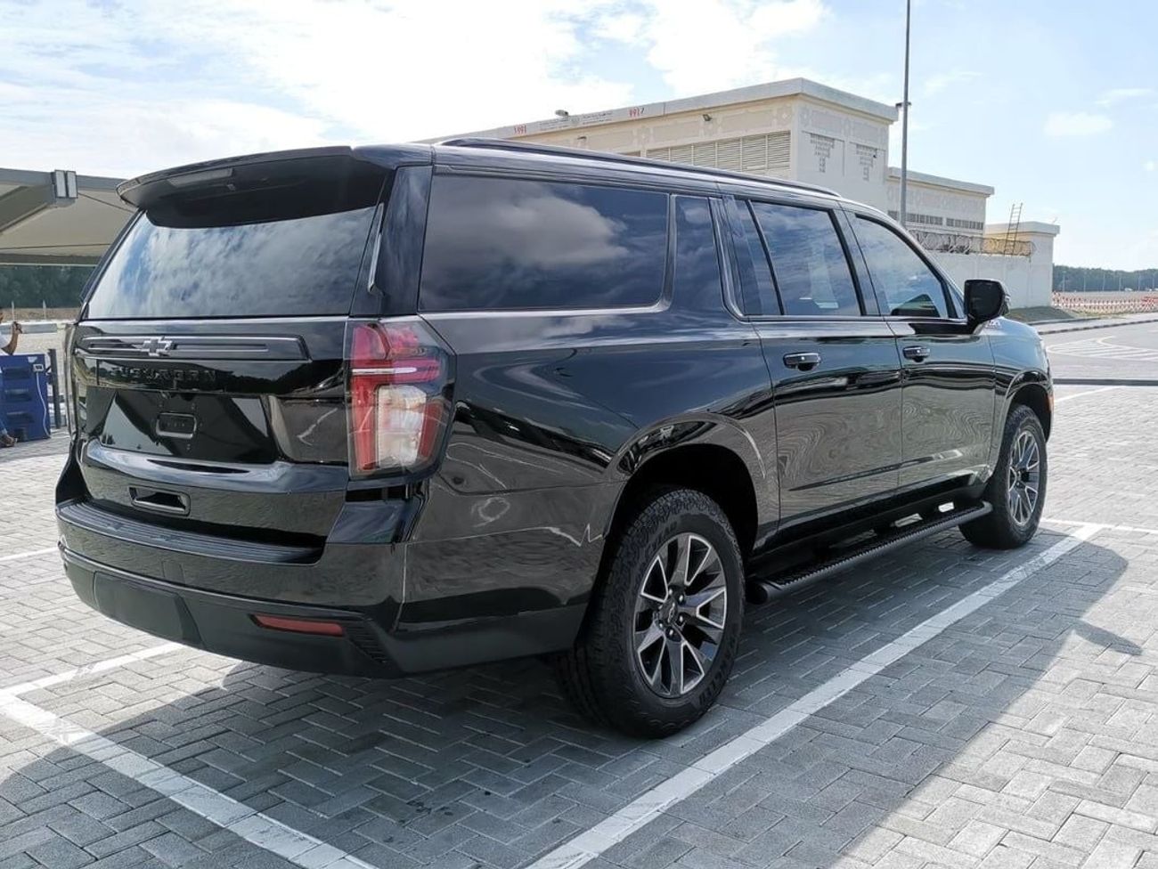 Chevrolet Suburban Chevrolet Z71 Suburban - 2023 - Black