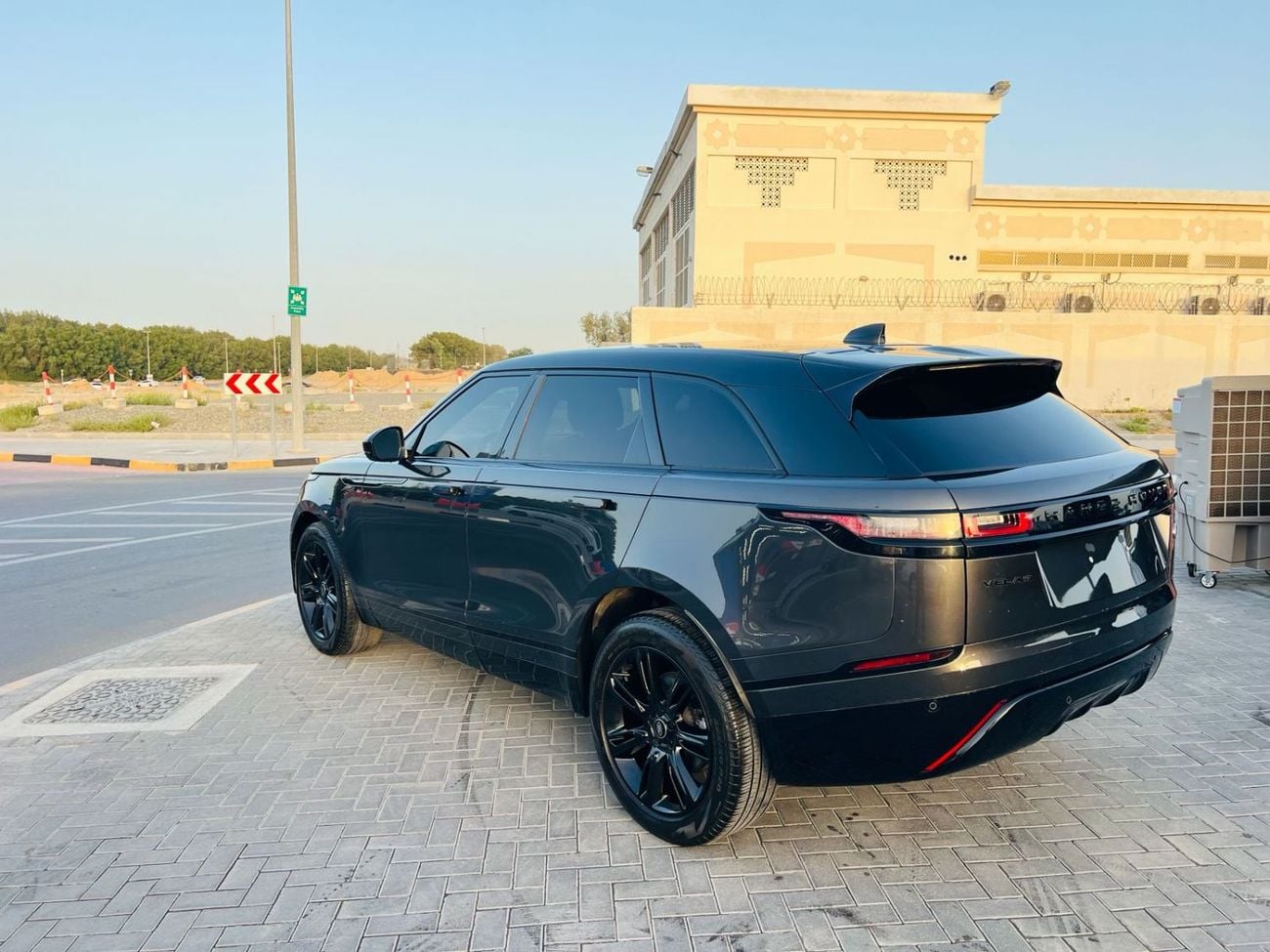 Land Rover Range Rover Velar R-DYNAMIC S