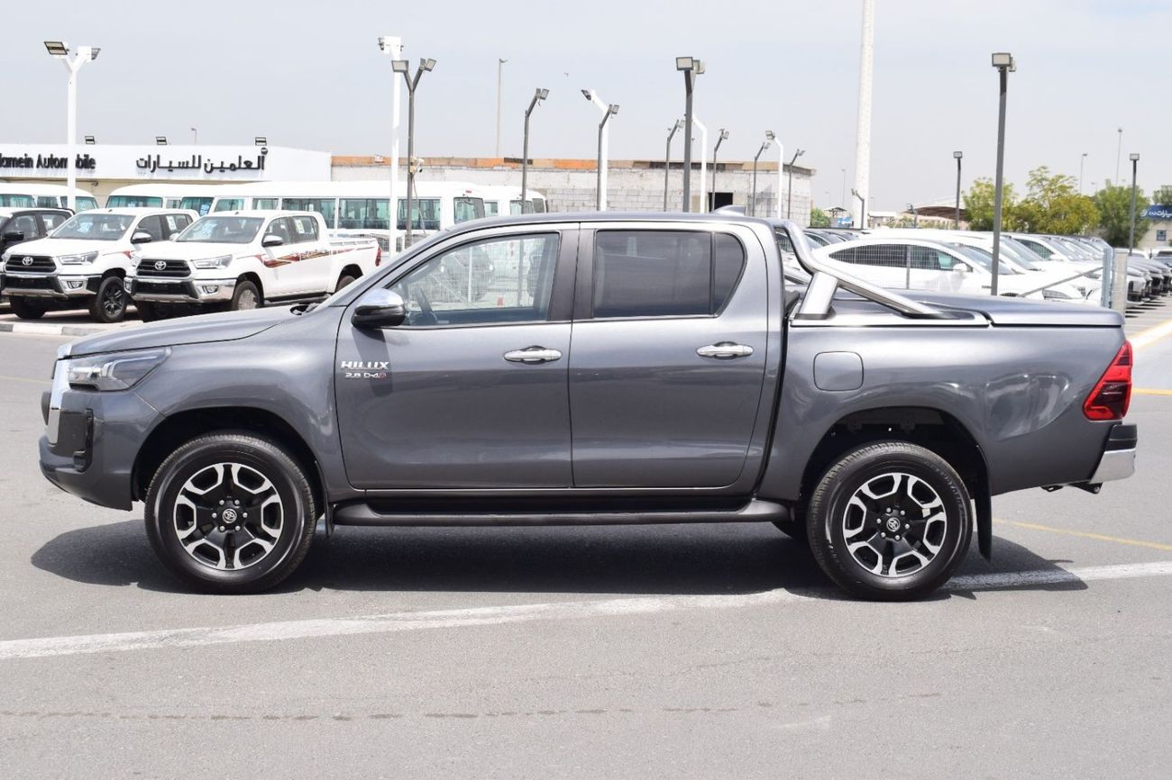 تويوتا هيلوكس SR5 2.8L Diesel A/T 4x4