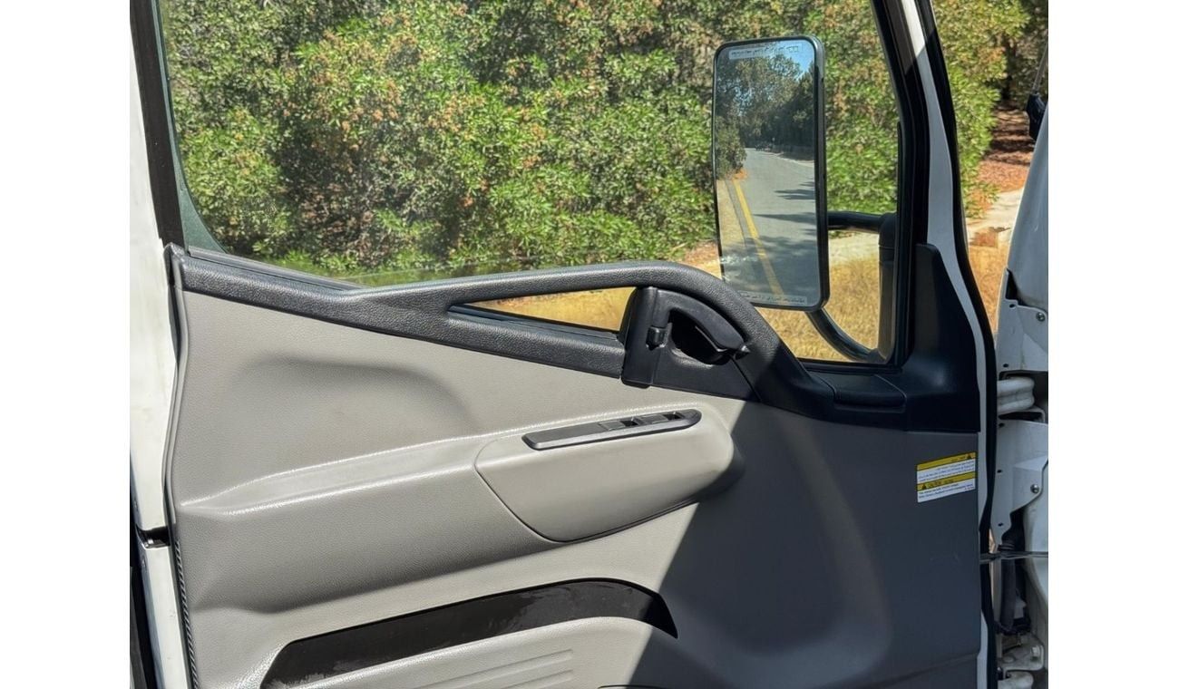 Mitsubishi Fuso Canter 2024 Fuso Euro 5 - 3.0L - Ready to Drive - Diesel - Book now!