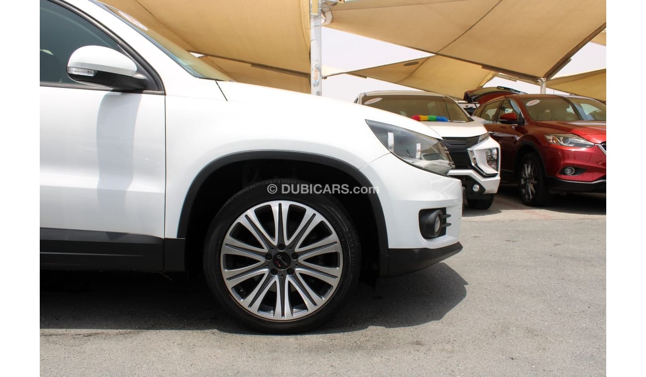 Volkswagen Tiguan SE ACCIDENTS FREE - GCC - ORIGINAL PAINT - 1400 CC + TURBO - PERFECT CONDITION