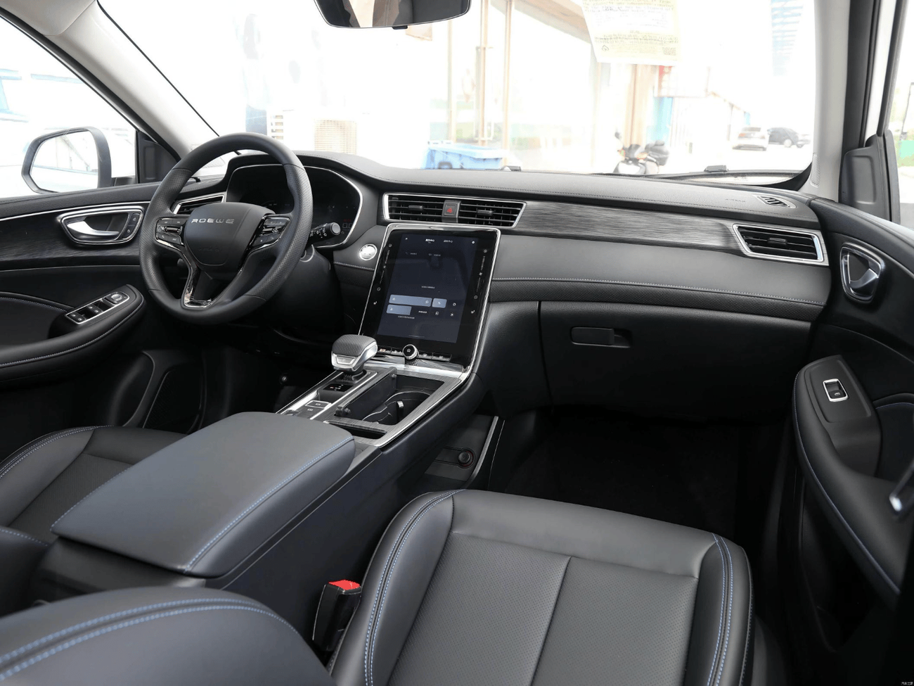 رووي RX5 ROEWE RX5 PLUS 2025 1.5A/T(MG RX5 CHINA VERSION)