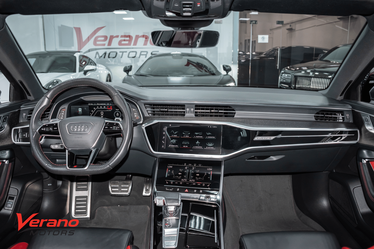 Audi RS6 STD Audi RS6 4.0 TFSI quattro