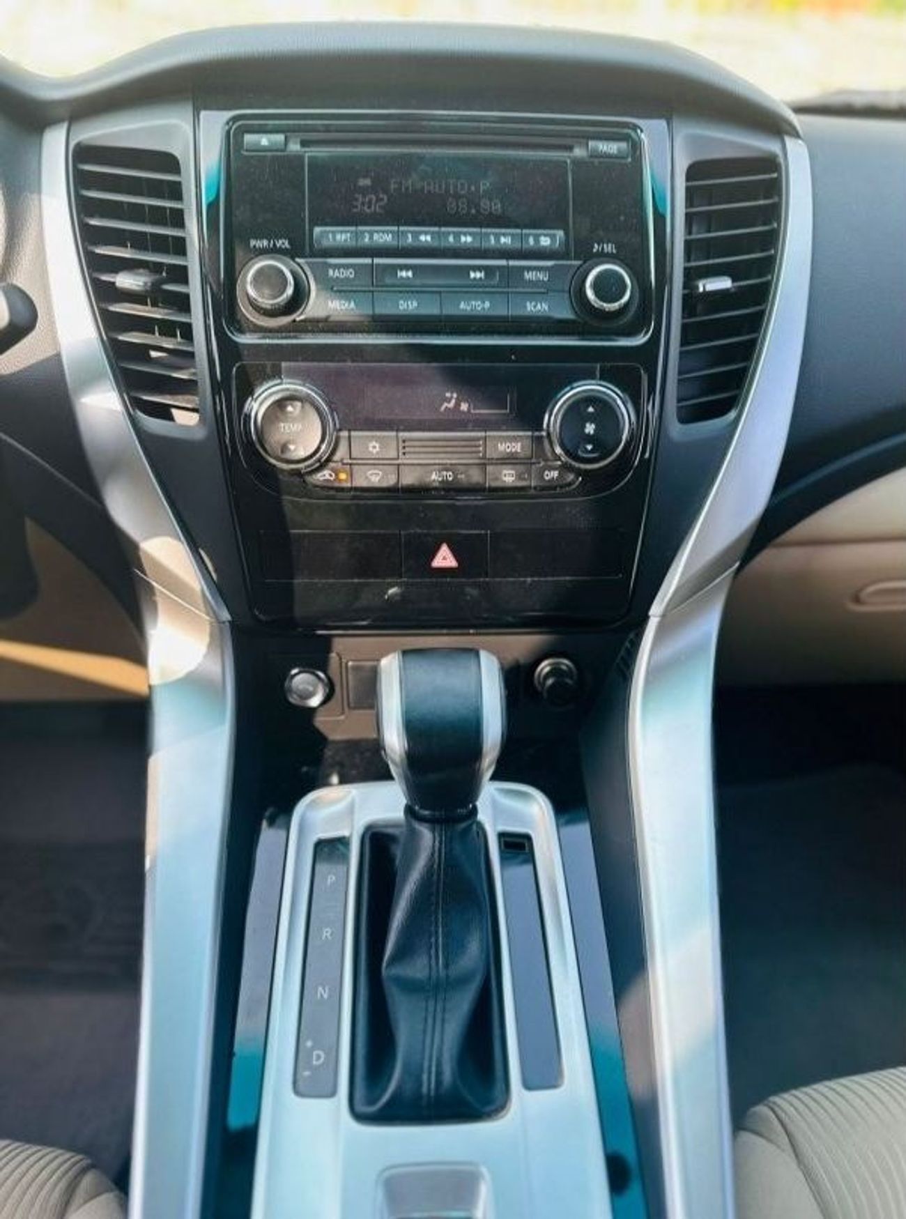 ميتسوبيشي مونتيرو GLS Mid FULL AGENCY MAINTAINED || 1110 PM || MONTERO SPORT GLS 3.0L V6 || LOW MILEAGE || GCC ||  0%