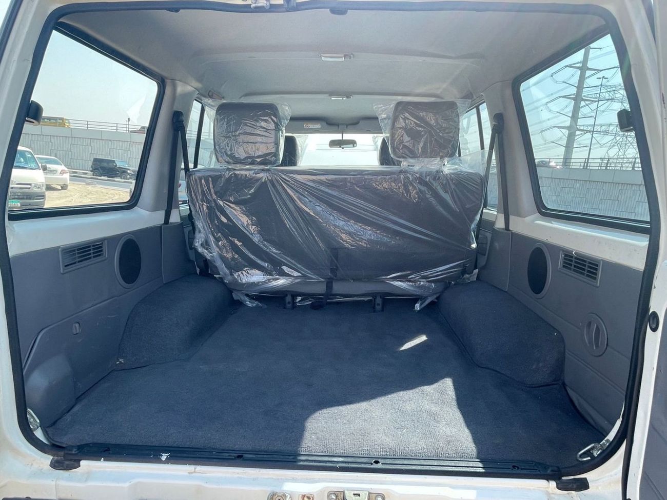 تويوتا لاند كروزر 5 Doors Hardtop ,Diesel 4500 CC ,Right Hand Drive ,Manual Transmission