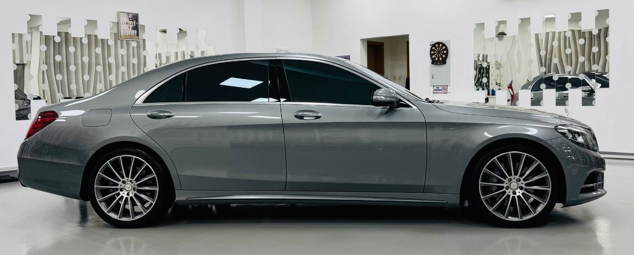 Mercedes-Benz S 500 AMG GCC .. FSH .. 25000 Km Only .. Original paint .. Brand New condition
