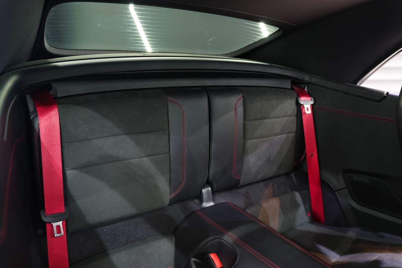 Porsche 911 Carrera GTS 3.0L (450 HP) Convertible Bose Audio, Sport Chrono Package, Al Nabooda Warranty!!