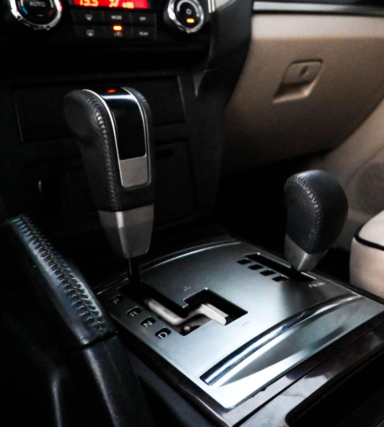 Mitsubishi Pajero MITSUBISHI PAJERO 2016 GLS Mid 3.0L (177 HP)GCC IN EXCELLENT CONDITION