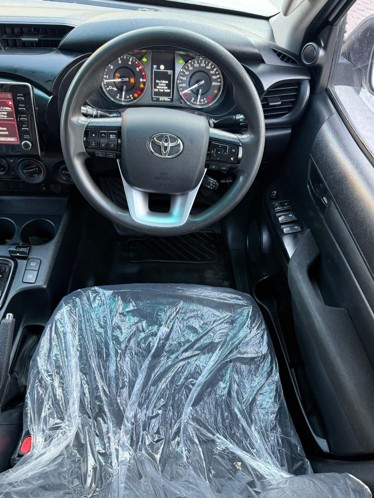 تويوتا هيلوكس Facelift SR Right Hand Drive