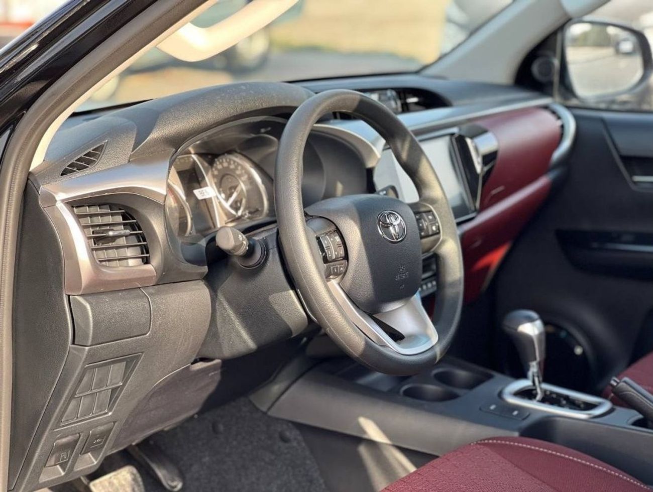 Toyota Hilux 2.7L PTR A/T // 2024 // MID HIGH OPTION WITH  SEATS VENTILATION , LED LIGHT , POWER WINDOWS // SPECI