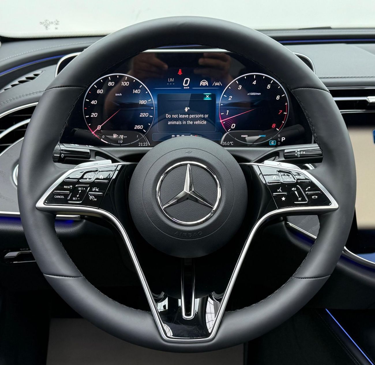 مرسيدس بنز E200 2.0L 2024 Mercedes Benz E200 AMG, Warranty, Fully Loaded, Very Low Kms, Excellent Condition, Korean