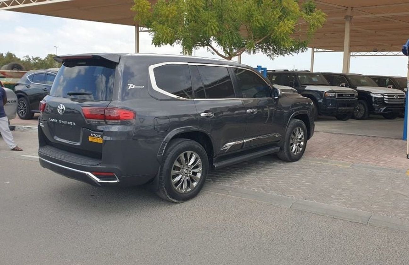 تويوتا لاند كروزر GXR 4.5L AUTOMATIC * PETROL * 4WD * 7 SEATS * 5DOOR