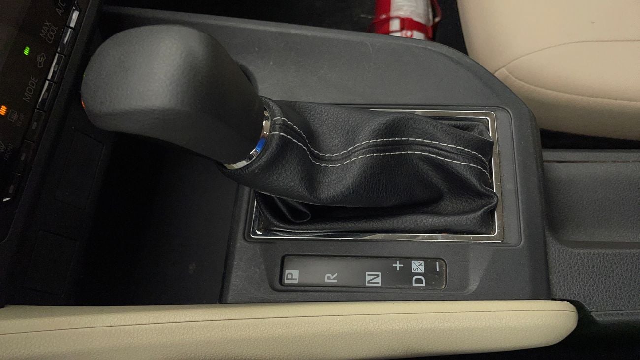 تويوتا يارس E 1.5 | بدون دفعة مقدمة | اختبار القيادة في المنزل