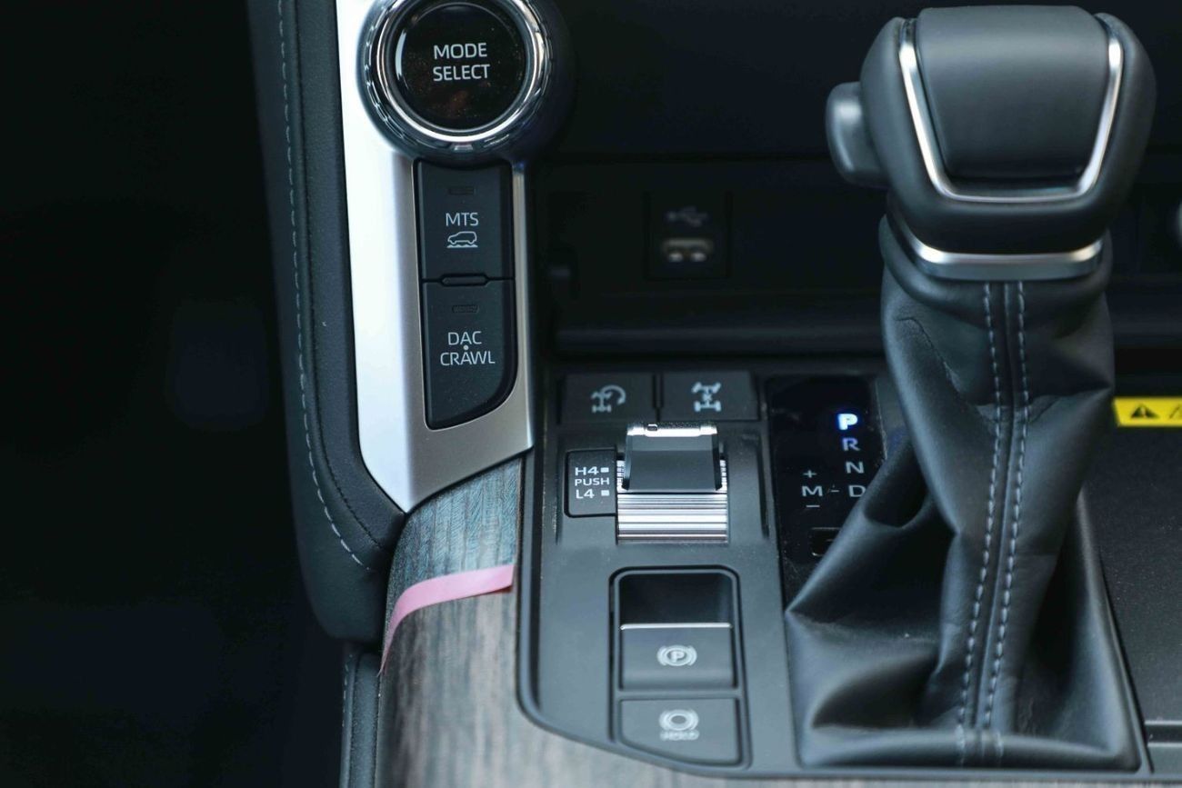 تويوتا لاند كروزر 2024 TOYOTA LC300 3.3 VX - GREY METTALIC inside BLACK | Export Only