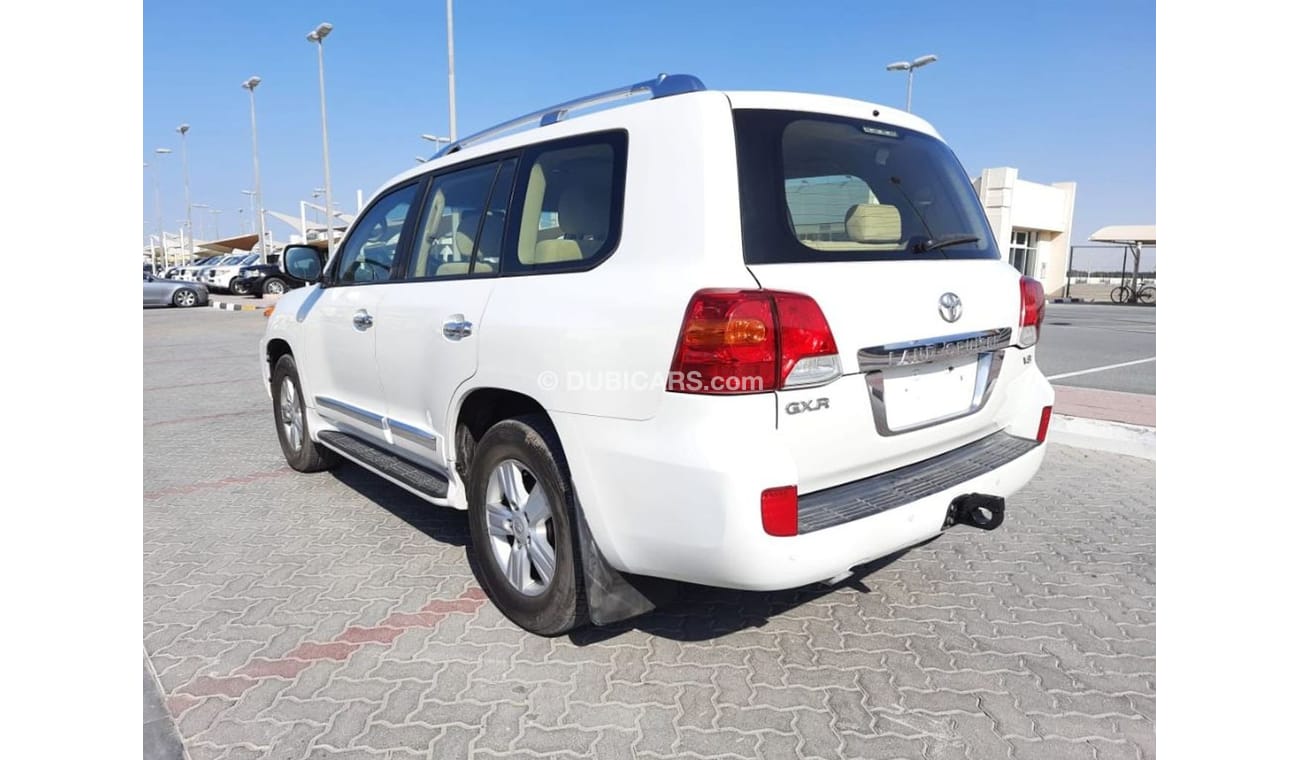 تويوتا لاند كروزر تويوتا لاند كروزر جي اكس ار 2015 مواصفات