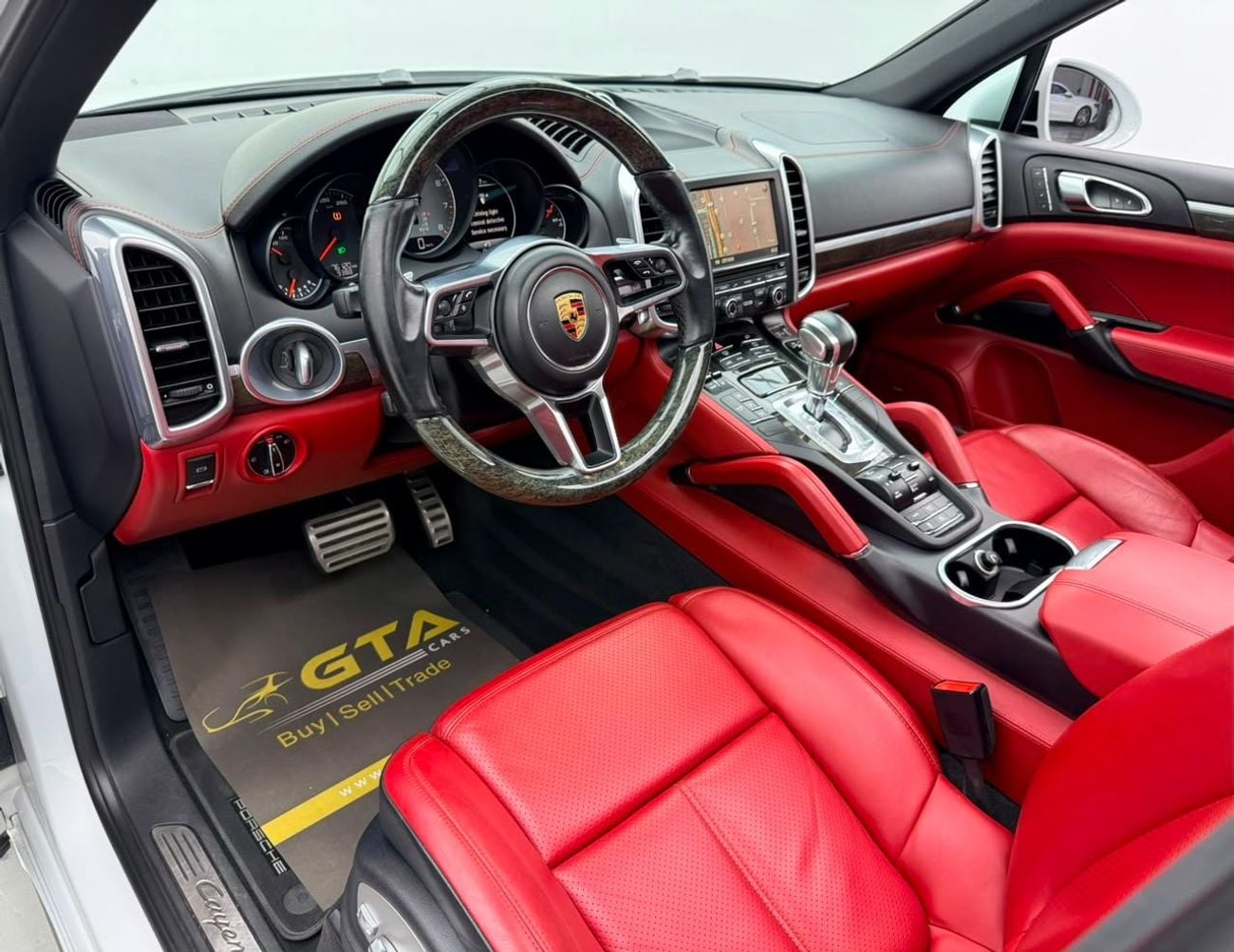 Porsche Cayenne S 2016 Porsche Cayenne S, Service History, Fully Loaded, Excellent Condition, GCC