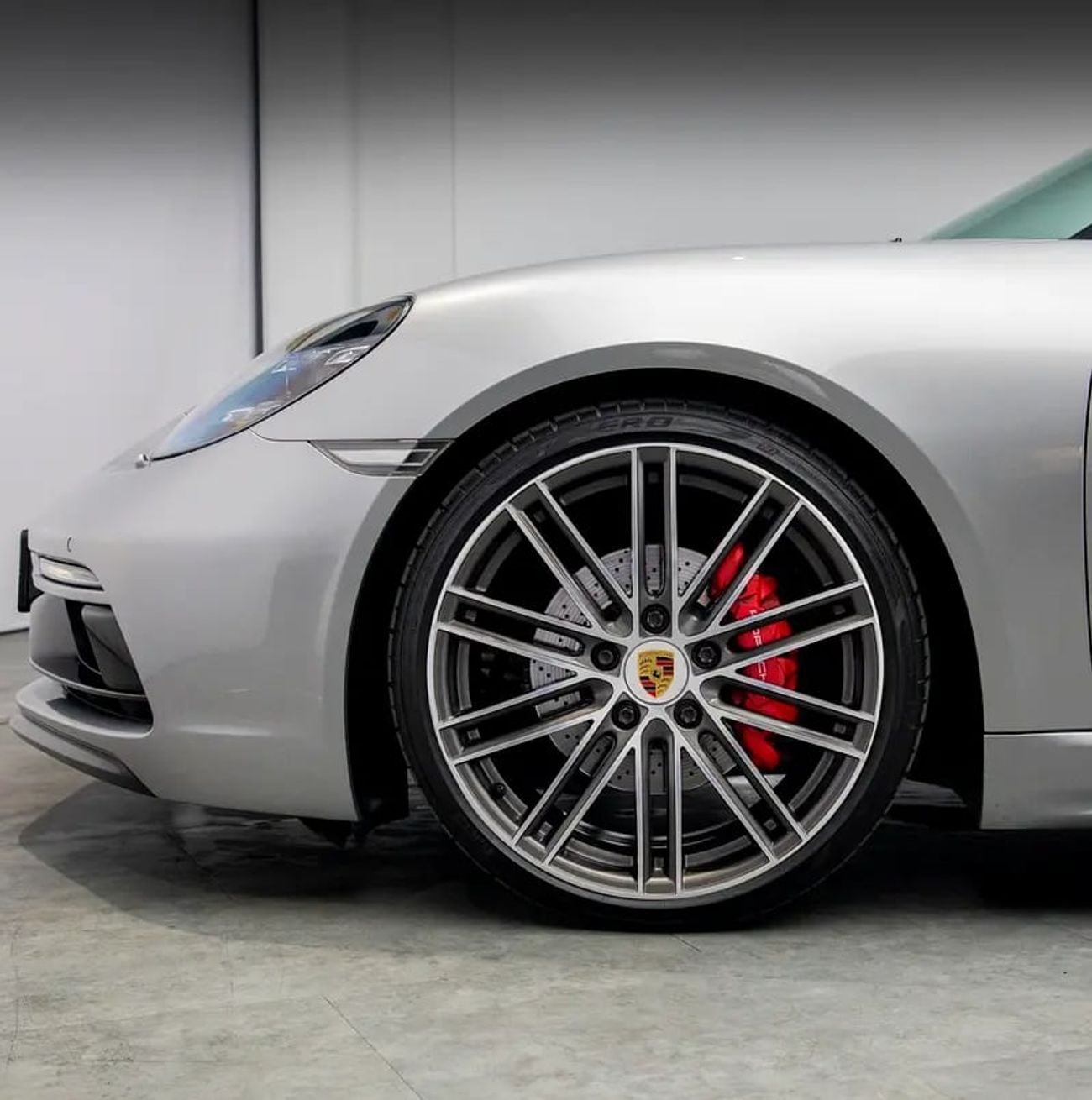 Porsche 718 Cayman GTS • Sport Chrono • FSH • GCC Spec