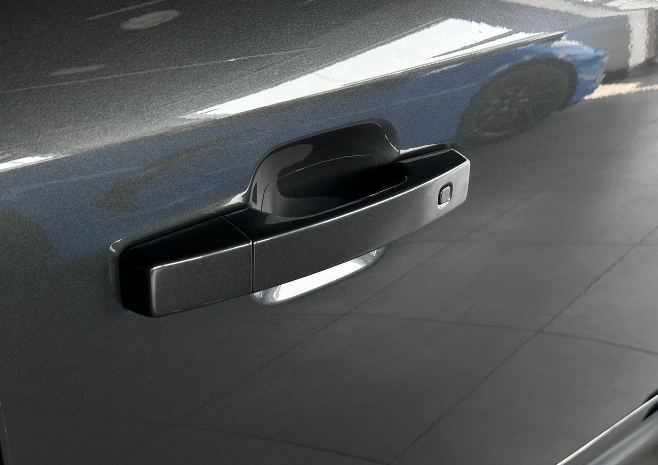 Land Rover Defender P400 Full options with one year warranty