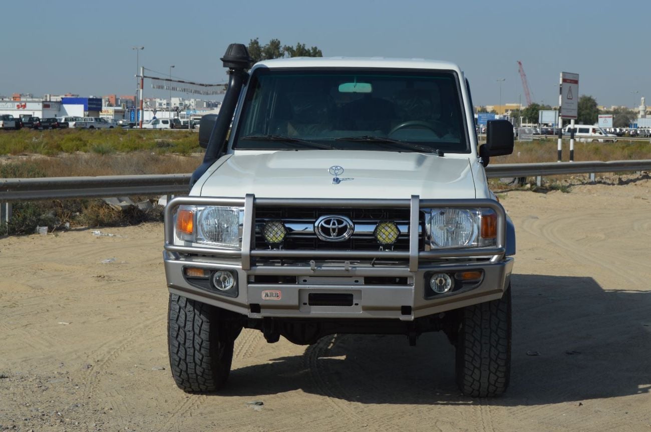 Toyota Land Cruiser Pick Up Double Cabin  Left Hand Drive Engine:  V6