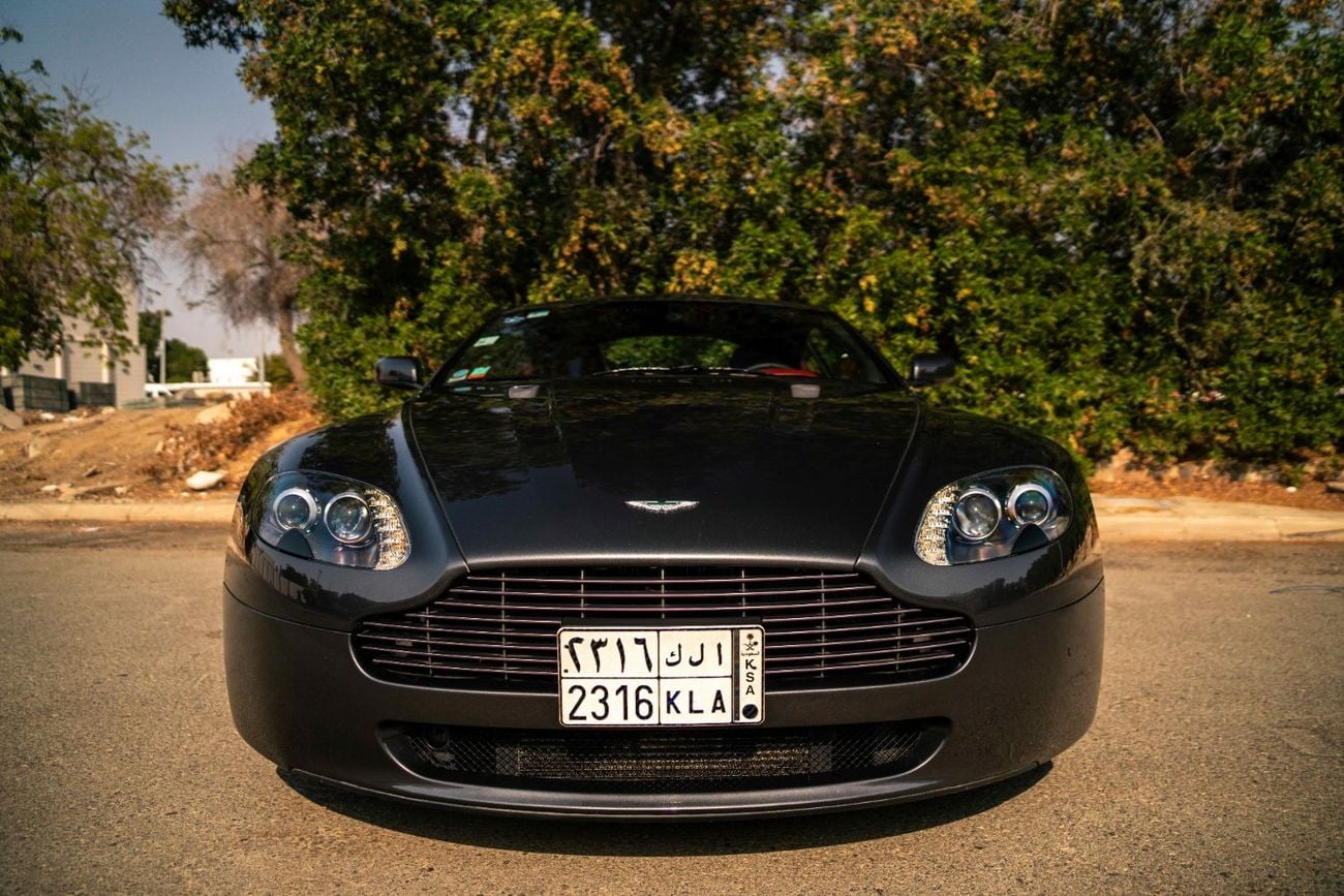 أستون مارتن فانتيج V8 Vantage Manual