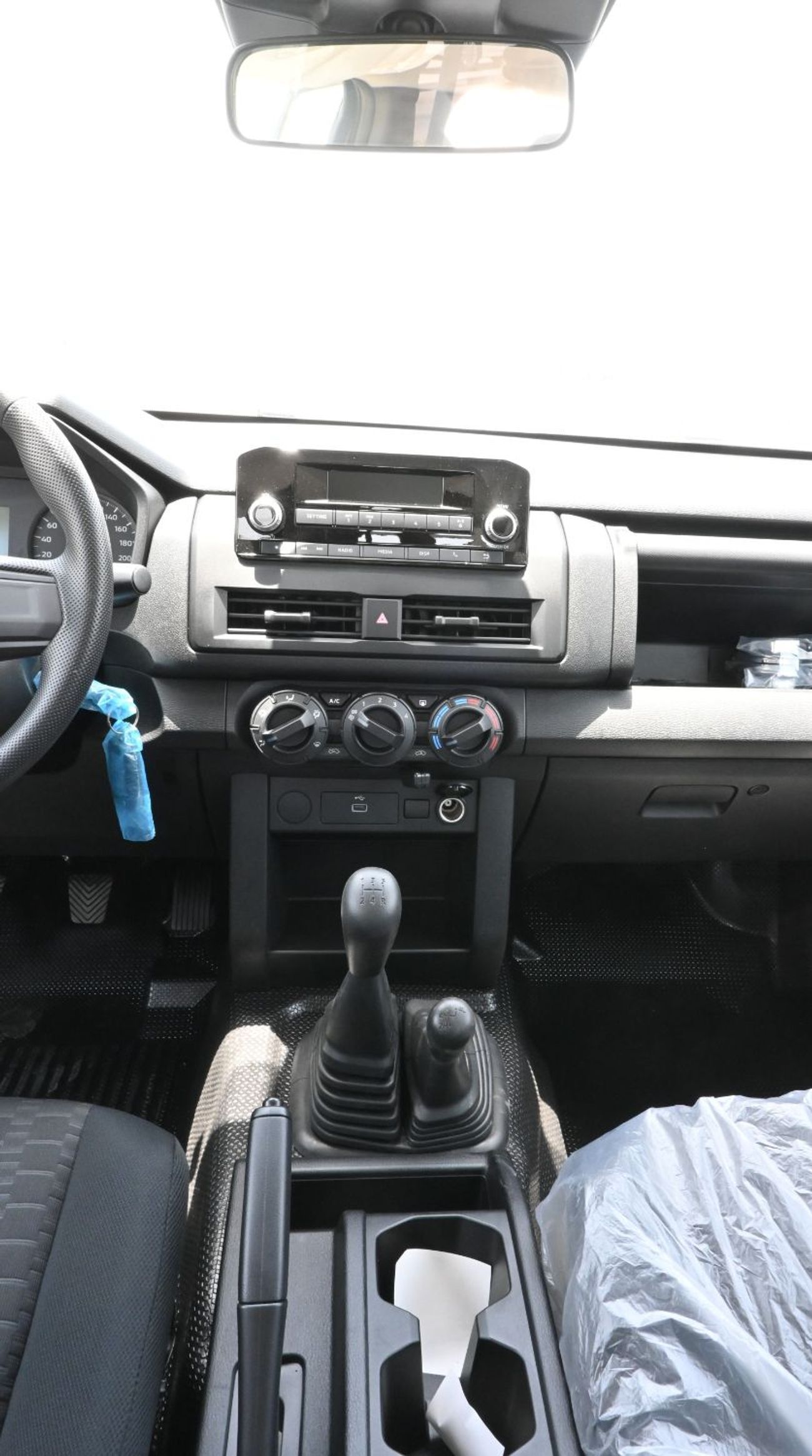 ميتسوبيشي L200 MITSUBISHI L200 2.4L GL DIESEL DCABIN 4X4 5M/T MODEL 2025 BRAND NEW  [SILVER /W/ G / B ]