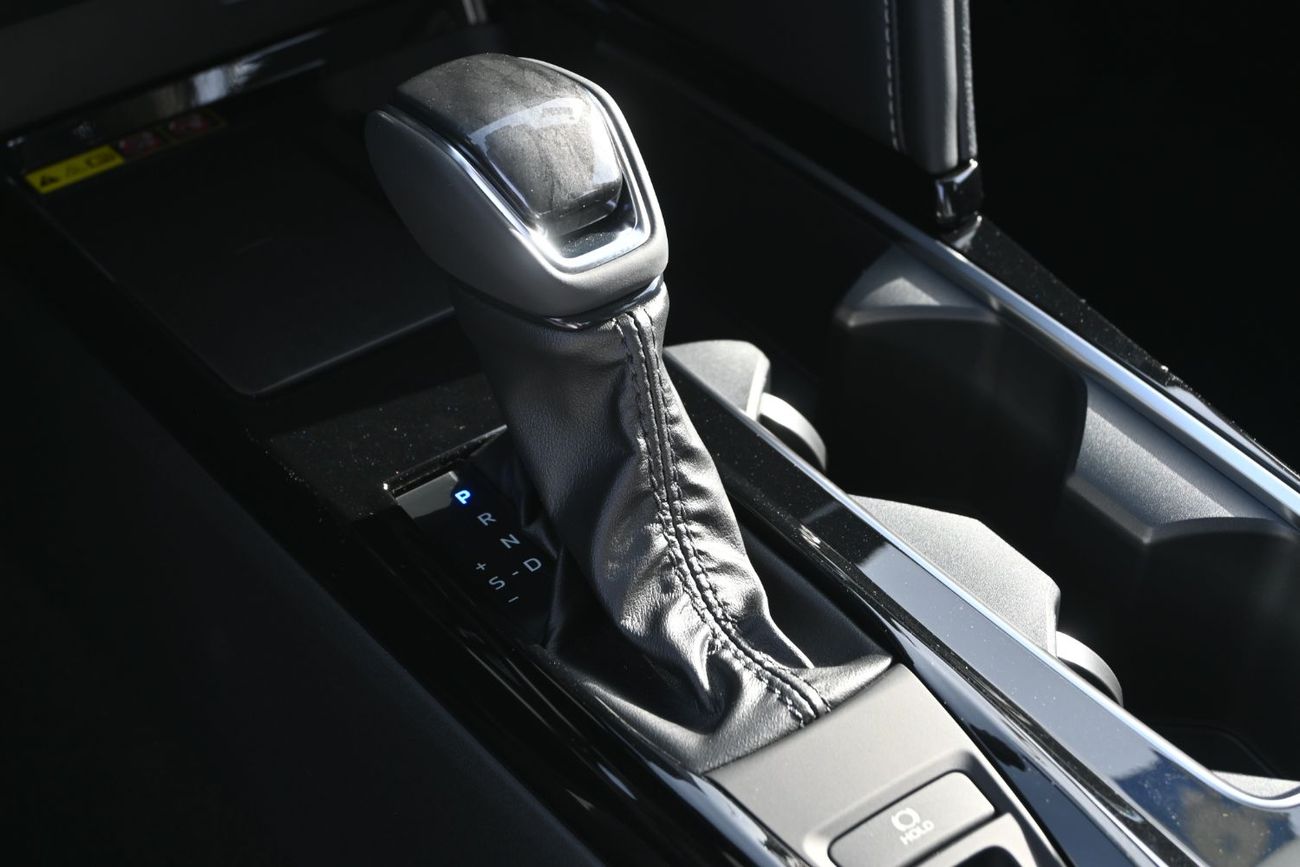 Toyota Camry Toyota Camry Premium 2.5L Hybrid Chinese, Model 2025, Color White