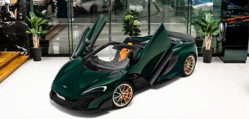 McLaren 675LT 3.8L V8 Twin-Turbocharged Engine