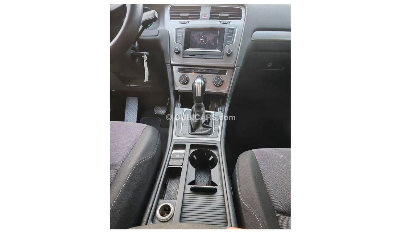 فولكس واجن جولف Warranty one year