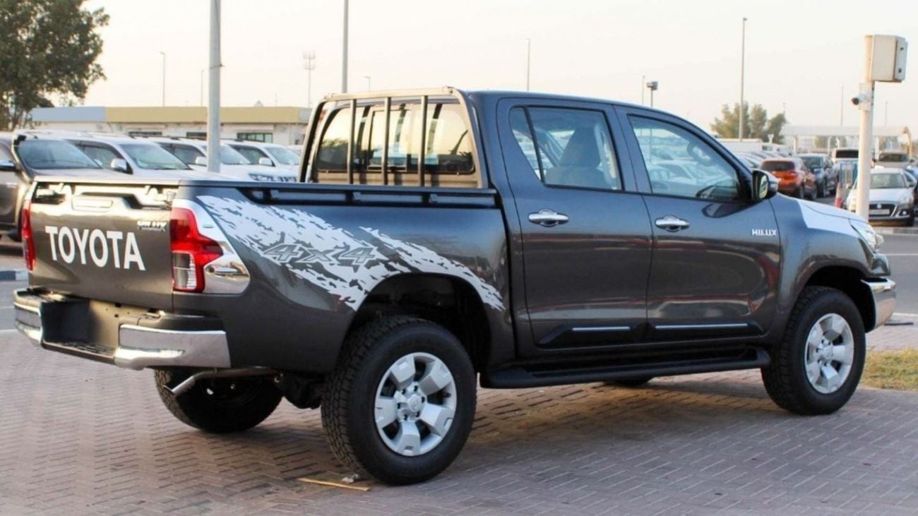 Toyota Hilux HILUX 2.4L AT DIESEL MED OPTION