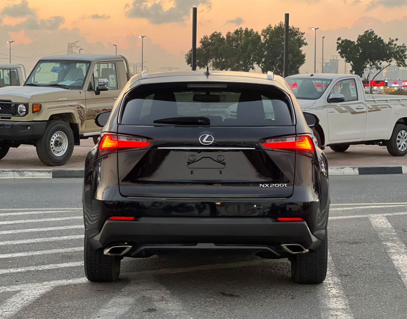 لكزس NX200t 2016 Lexus NX200t Turbo 2.0L V4 - AWD 4x4  - Rear Camera - Leather Seat & - Auto trunk