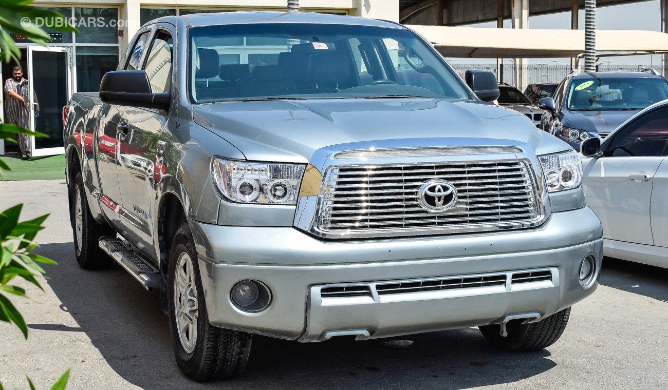 Toyota Tundra 5.7L V8 / SUPER CLEAN / WARRANTY/ ZERO DOWN PAYMENT