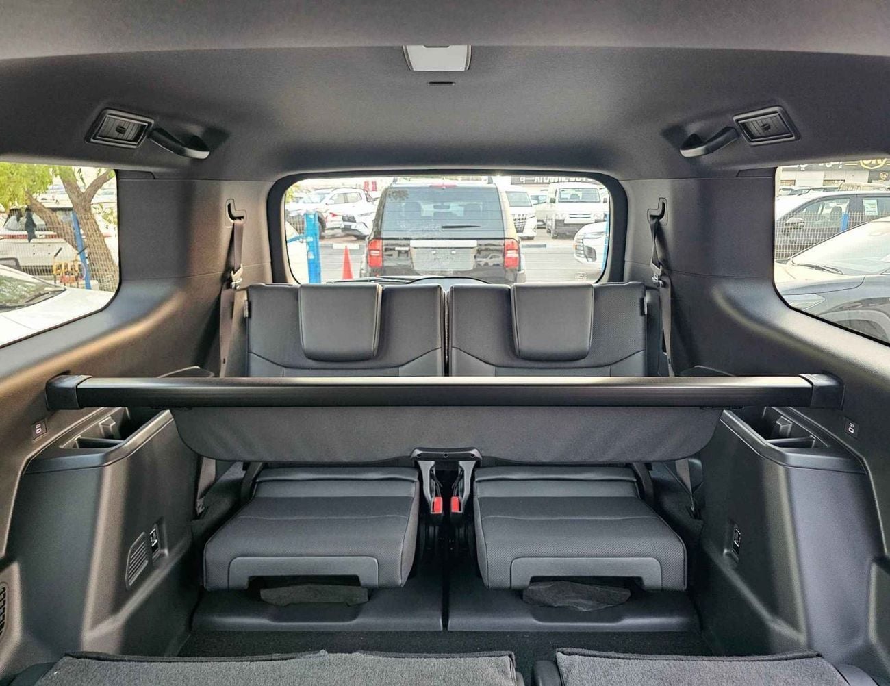 Toyota Prado ALL ROUNDER TURBO 2.4L PETROL ALL ROUNDER TURBO / 2.4L PETROL V4 / SUNROOF / DIFFLOCK / COOL BOX (CODE#PPARY)
