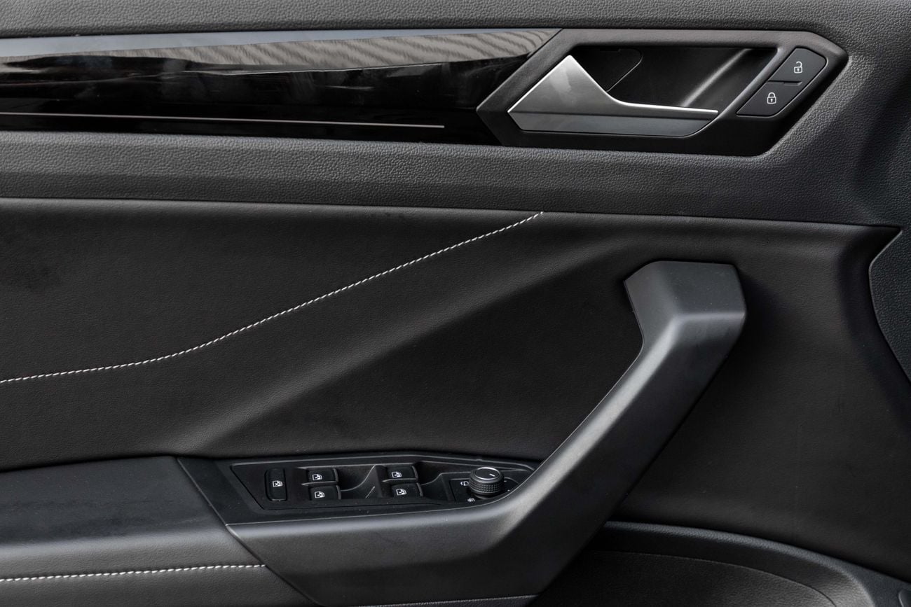 فولكس واجن T ROC R-Line T-Roc R-LINE | 2,155 P.M | 0% Downpayment | EXTENDED WARRANTY | FULL OPTION!