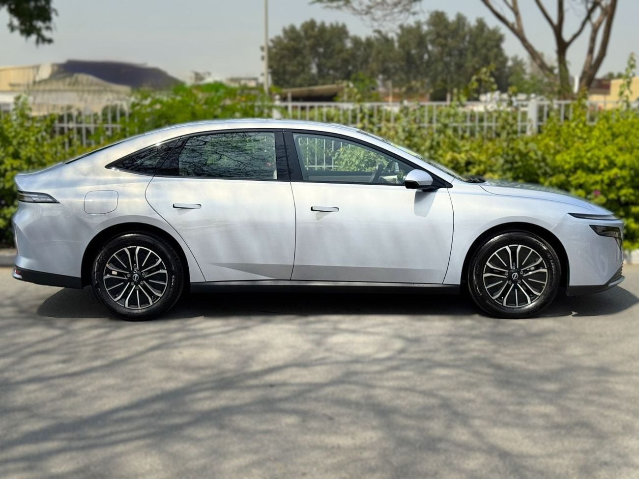 نيسان N6 Nissan N6 180 Max 2025 – Plug-in Hybrid