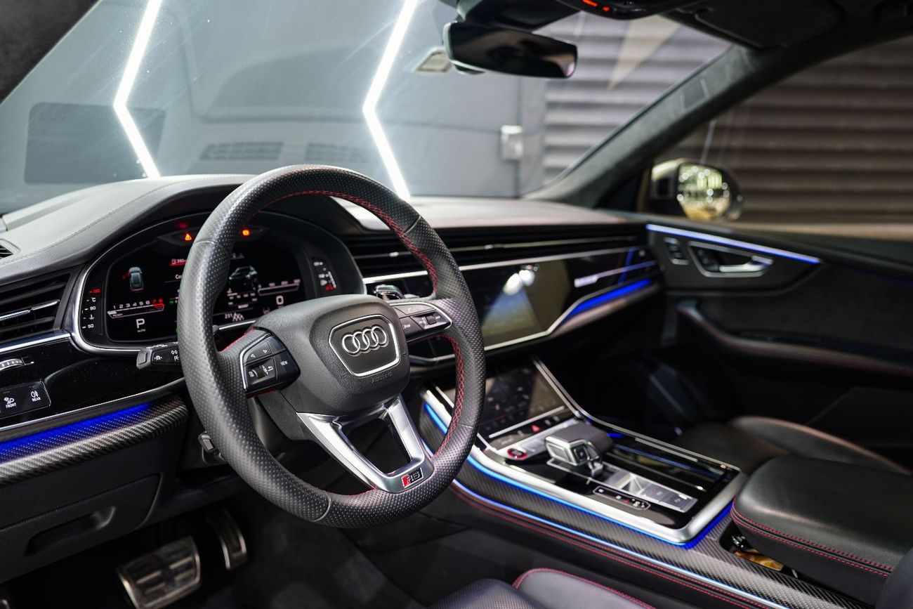 Audi RS Q8 TFSI quattro 4.0L Bang & Olufsen Audio, Carbon Fiber Inetrior, Panoramic Roof, Al Nabooda Service Pa