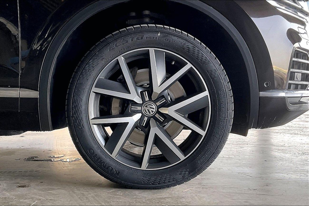 Volkswagen Touareg Highline | Guaranteed Warranty | 0 Down Payment