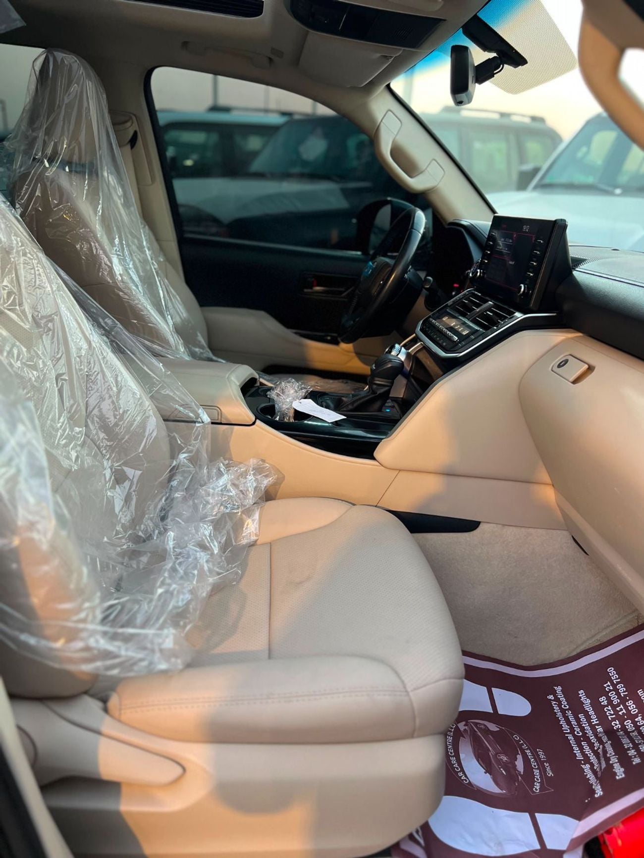 تويوتا لاند كروزر GXR 2022MODEL 4.0L v6 petrol Engine Colour Black push start Transmission Automatic Interior.Begie leathe