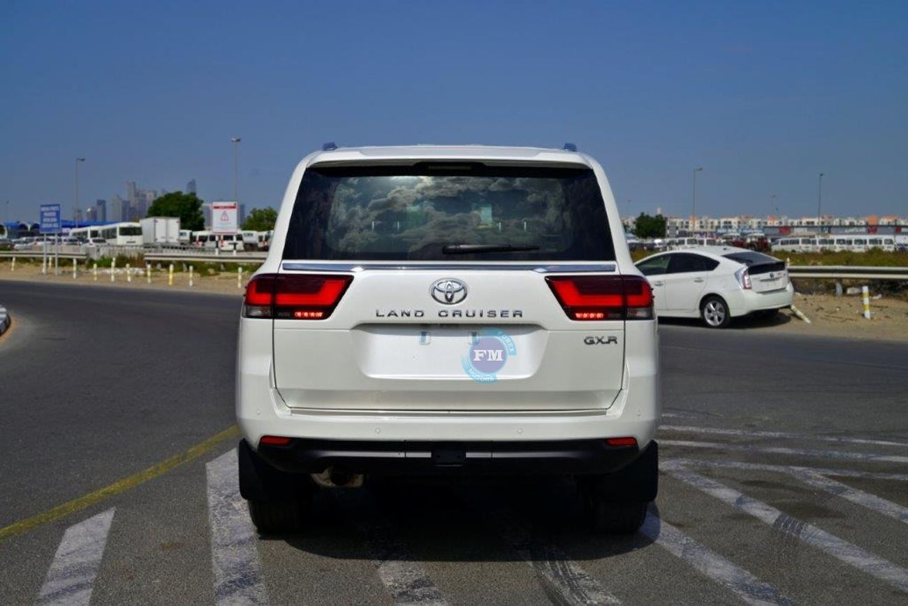 تويوتا لاند كروزر 300 GXR